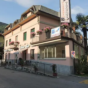 Отель Lario