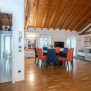 A Casa Nuccia Mansarda By Solutions Italy